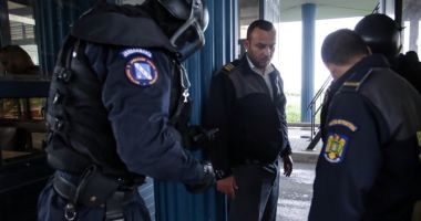 Bijuterii din aur fără documente legale, confiscate de polițiștii de frontieră