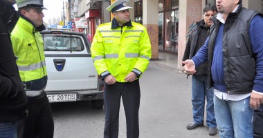 Imagini INCREDIBILE la Constanța / Trei polițiști au tăbărât pe managerul unui restaurant  VIDEO - 2