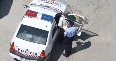 Stire din Eveniment : A adormit la volan și a intrat într-un tractor