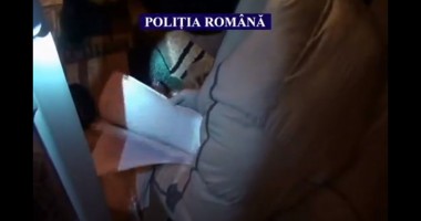 Stire din Eveniment : PERCHEZIȚII ÎN MURFATLAR / Cine sunt cei care au distrus 15 autoturisme, într-o singură noapte / VIDEO