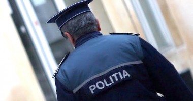 Stire din Eveniment : ATENȚIE în zona Peninsulară. Falși polițiști JEFUIESC oameni