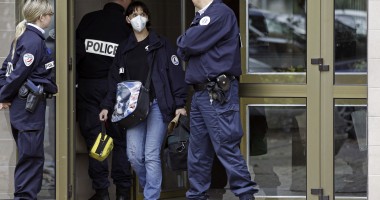 Stire din Actualitate : Explozie accidentală la Palatul Sporturilor din Paris, soldată cu 15 răniți