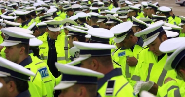 Poliția a suplimentat efectivele și a detașat agenți pe litoral