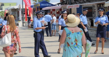 Stire din Eveniment : Poliția pune la dispoziția turiștilor din Mamaia un punct de informare