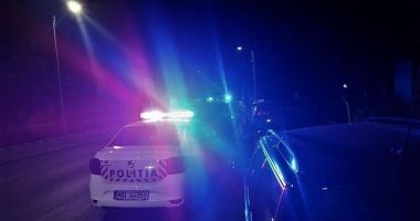 Adolescent, urmărit cu focuri de armă de poliţişti, după ce a reuşit să fugă de sub nasul lor