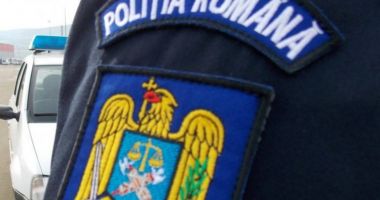 Stire din Actualitate : Polițistul care a mers în uniformă la o prostituată și apoi a provocat un accident rutier a fost arestat preventiv