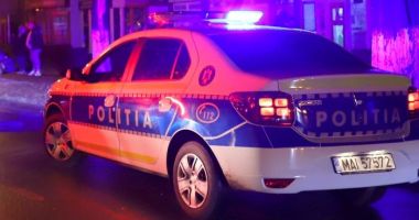 Stire din Eveniment : Patru tineri reținuți de polițiști după ce au violat o tânără de 24 de ani sub privirile prietenului ei