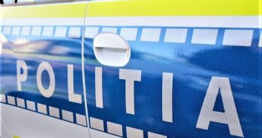 Stire din Eveniment : Zeci de ștampile și sute de matrițe cu însemne oficiale, descoperite la suspecți de cămătărie