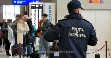 Stire din Eveniment : Agent de poliție, prins în flagrant pe aeroport pentru luare de mită