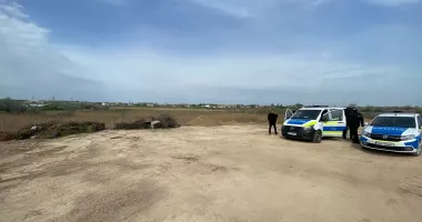 Stire din Eveniment : Autoritățile au găsit din nou resturi animale lăsate să se descompună într-un alt loc din județul Constanța