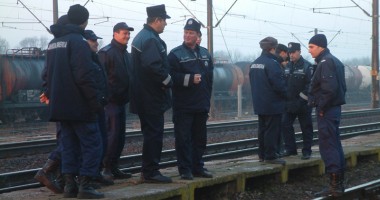 Stire din Eveniment : "Magneții" atacă trenurile sub focuri de armă