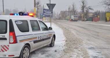 Stire din Social : VIDEO. Mașini blocate pe șosele. "Trebuie limitat pe cât posibil traficul!"