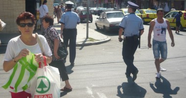 Poliția face curățenie în piața Griviței - 2