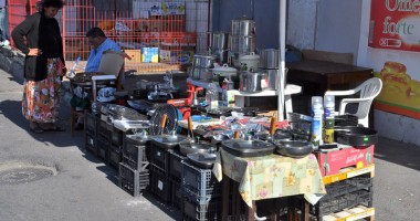 Poliția face curățenie în piața Griviței - 3