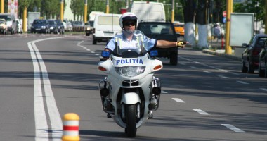 Stire din Eveniment : Un cunoscut cântăreț de la noi, prins băut la volan în Mangalia