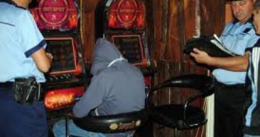 Stire din Eveniment : Acțiuni ale polițiștilor în zona discotecilor și barurilor de noapte