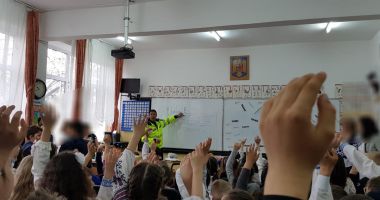 Stire din Eveniment : Polițiștii locali, vizită la Școala Nr. 37. Care este motivul