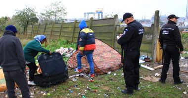 Stire din Social : Poliția Locală continuă acțiunile de menținere a ordinii în oraș