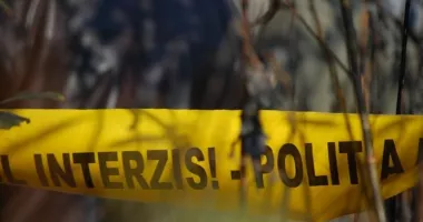 Stire din Eveniment : Sfârșit tragic. Un tânăr a murit după ce a căzut de pe un bloc