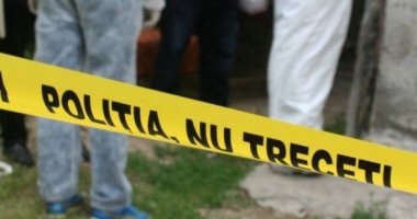 CAZ DEOSEBIT DE GRAV! Copil găsit în pădure, legat de un copac, tăiat pe tot corpul de tatăl său