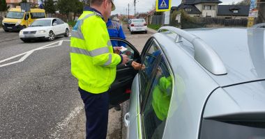 Stire din Eveniment : Șoferii din municipiul și județul Constanța verificați în trafic de polițiști. Ce nereguli au fost depistate