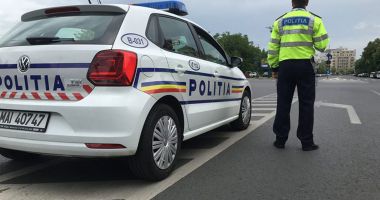 Stire din Eveniment : Un constănţean a pus pe jar poliţia din Harghita! Oamenii legii l-au încătuşat, după ce i-au spart geamul maşinii