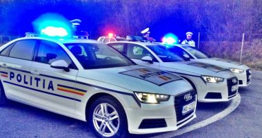Stire din Eveniment : Poliţia: cercetări după ce persoane costumate în soldaţi ruşi au defilat cu autovehicule cu litera ''Z'', îndemnând la violenţe