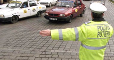 Stire din Eveniment : Traficul rutier, monitorizat de polițiști în prima zi de școală
