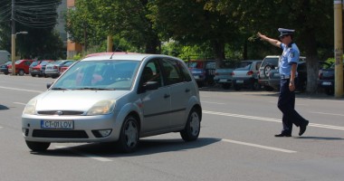 Stire din Eveniment : Sfaturile rutieriștilor pentru un trafic în siguranță