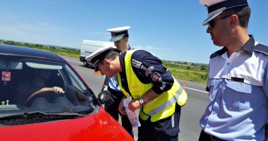 Stire din Eveniment : Amenzi pentru şoferii indisciplinaţi din judeţul Constanţa