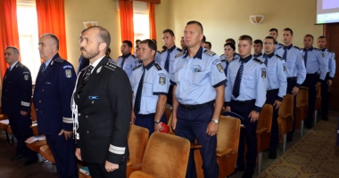 Stire din Eveniment : Polițiștii din Constanța, încadrați din sursă externă, au depus jurământul
