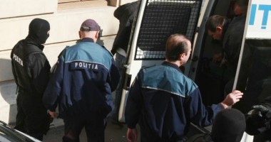 Stire din Eveniment : Membrii clanului Raim rămân după gratii