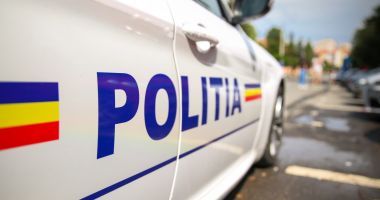 Stire din Actualitate : Un șofer al unei companii de ridesharing, bătut de trei clienți cărora le-a cerut să poarte mască