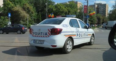 Stire din Eveniment : Accident rutier în stațiunea Mamaia. Patru persoane au fost rănite