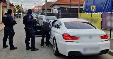 Stire din Eveniment : Acțiuni de amploare ale polițiștilor, în weekend. Au fost depistate două persoane urmărite la nivel național