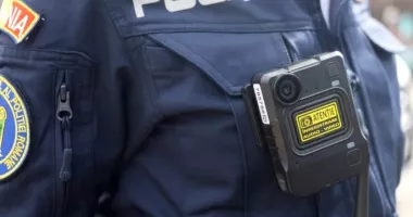 Stire din Eveniment : Femeia din Sibiu acuzată că și-a ucis mama pentru avere contestă prelungirea arestului preventiv