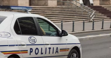 Stire din Eveniment : Intervenție în forță a polițiștilor, în cartierul Tomis 3! Mai multe persoane au fost duse la audieri