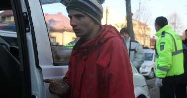 Stire din Eveniment : Adolescent urmărit național, găsit de Poliția Rutieră