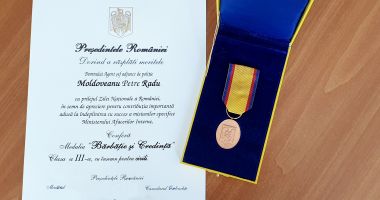 Polițist de frontieră, decorat de președintele României - 2