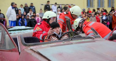 Polițiștii și descarcerarea, în acțiune la Școala nr. 31 - 2