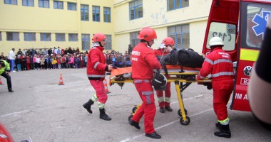 Polițiștii și descarcerarea, în acțiune la Școala nr. 31 - 6