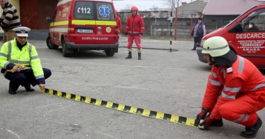 Polițiștii și descarcerarea, în acțiune la Școala nr. 31 - 4