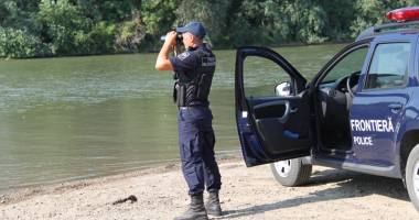 Stire din Eveniment : Transport ilegal de lemn, interceptat de polițiștii de frontieră