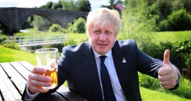 Stire din Actualitate : Poliţia britanică investighează petrecerea la care a luat parte Boris Johnson în plin lockdown