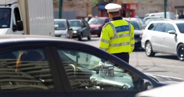 POLIȚIST din CONSTANȚA, prins în timp ce LUA MITĂ CU TONELE