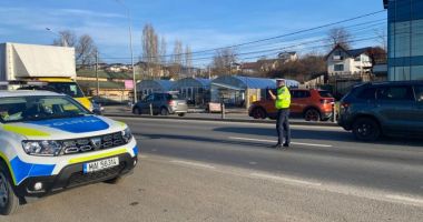 Stire din Eveniment : Polițiști de la mai multe secții din județ în acțiunea Blocada desfășurată la Mangalia