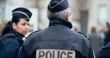 Stire din Actualitate : Un poliţist aflat în afara serviciului și-a găsit sfârșitul în urma unei altercaţii în faţa unui bar