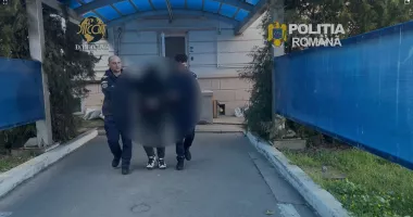 Stire din Eveniment : Polițist cercetat pentru infracțiuni grave asupra unui minor, reținut de procurori