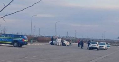Stire din Eveniment : Un poliţist a fost găsit mort în propria maşină aflată într-o parcare. Anchetatorii au primele concluzii