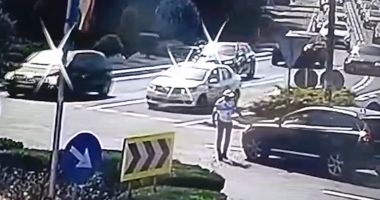 Stire din Eveniment : Un polițist a fost lovit de mașină în timp ce dirija traficul, la Eforie Nord. Ce a transmis IPJ Constanța